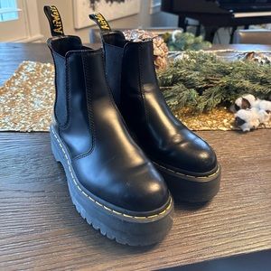 Womens Dr Marten Chelsea boots